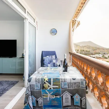 Sea View Apartament *